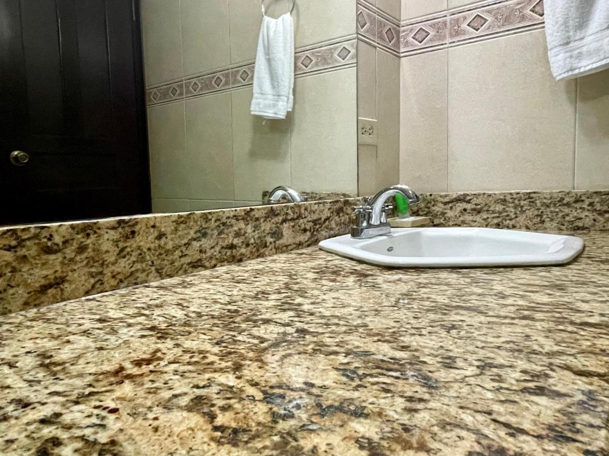 Sofia'S B&B Hostal Boutique Panama City Ngoại thất bức ảnh